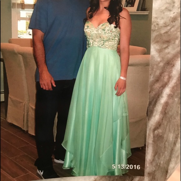 Alyce prom dress - Picture 4 of 4